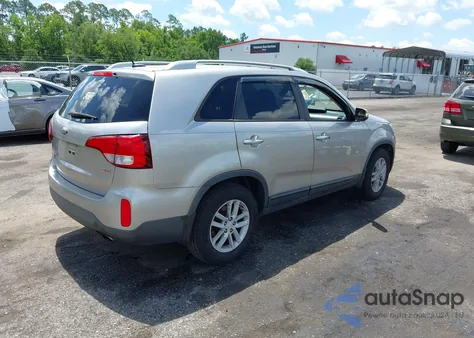 2014 Kia Sorento Lx z USA, uszkodzony, nr VIN 5XYKT3A60EG478120